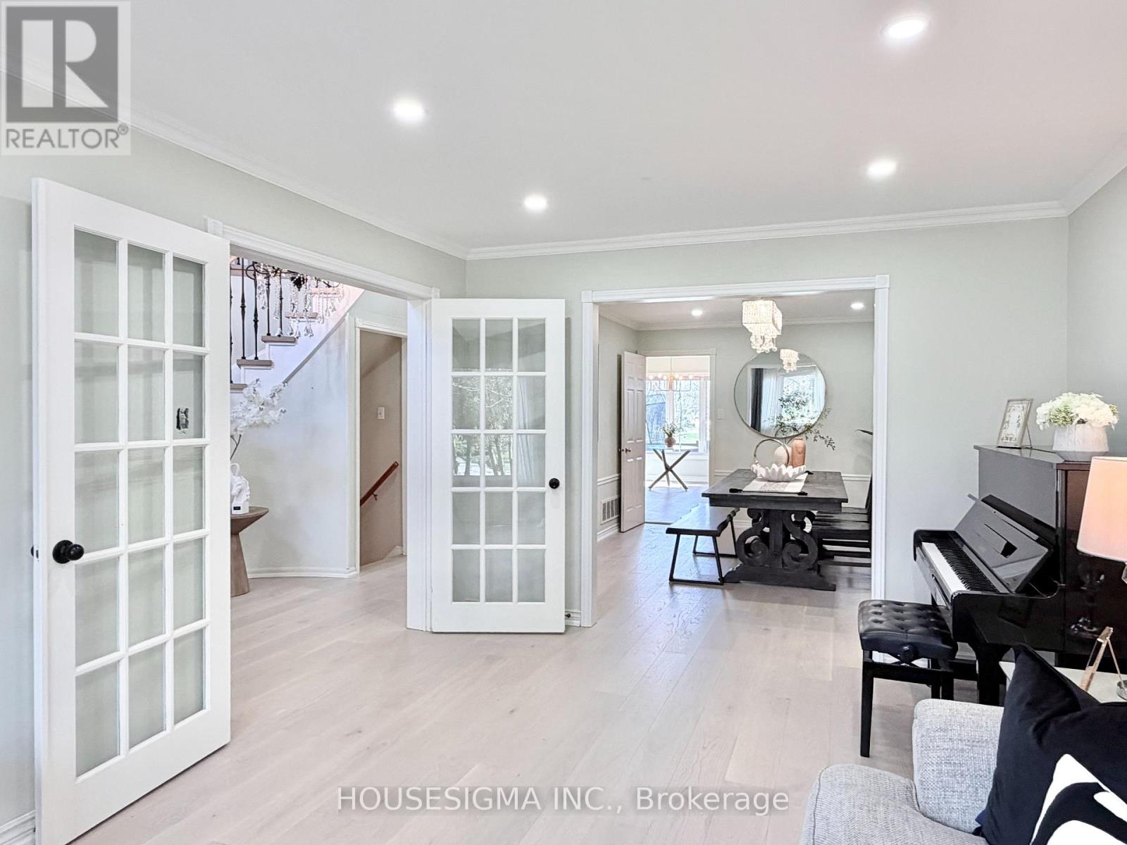 1404 Will Scarlett Drive, Oakville, Ontario  L6J 6S6 - Photo 7 - W13051438