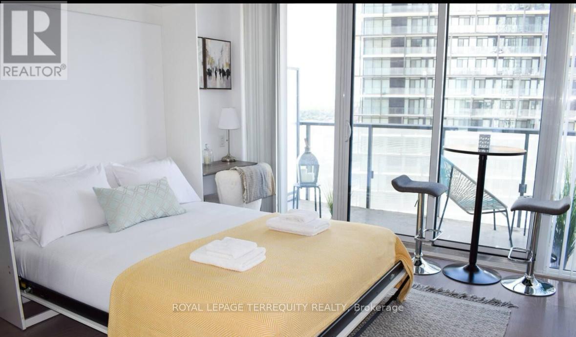 2702 - 101 PETER STREET W, Toronto, Ontario