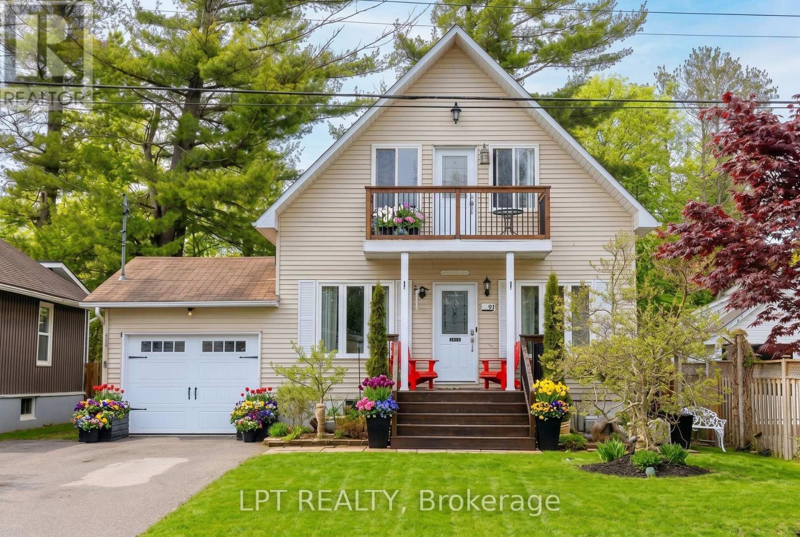 11 HARDWOOD DRIVE, Georgina, Ontario