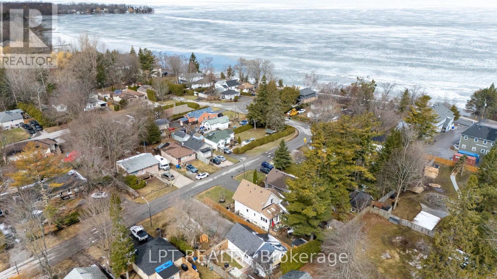 11 Hardwood Drive, Georgina, Ontario  L0E 1L0 - Photo 4 - N13056470