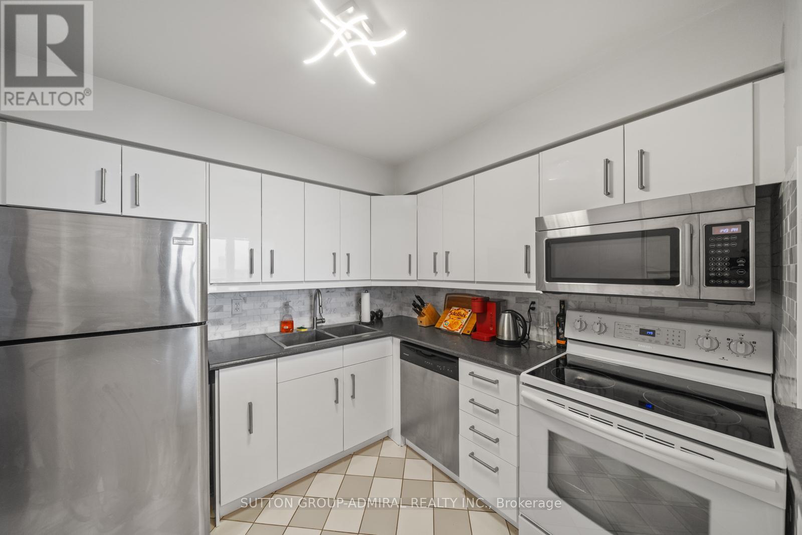 1103 - 81 Townsgate Drive, Vaughan (Crestwood-Springfarm-Yorkhill), Ontario  L4J 8E6 - Photo 5 - N13056542