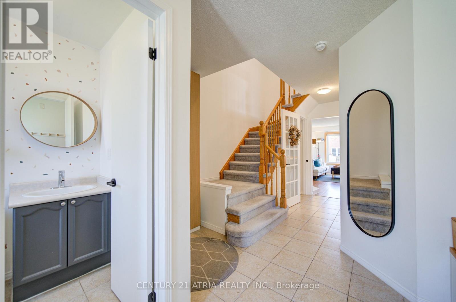 5699 Talaton Trail, Mississauga, Ontario  L5R 3N6 - Photo 8 - W13056398