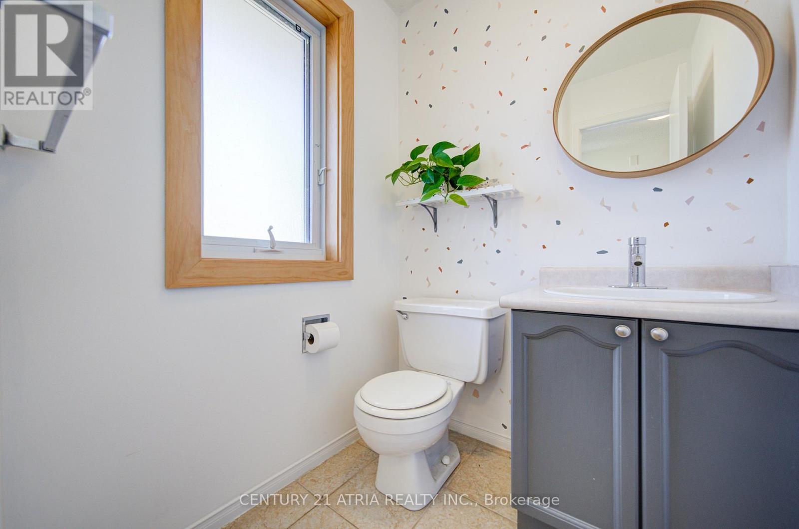 5699 Talaton Trail, Mississauga, Ontario  L5R 3N6 - Photo 9 - W13056398