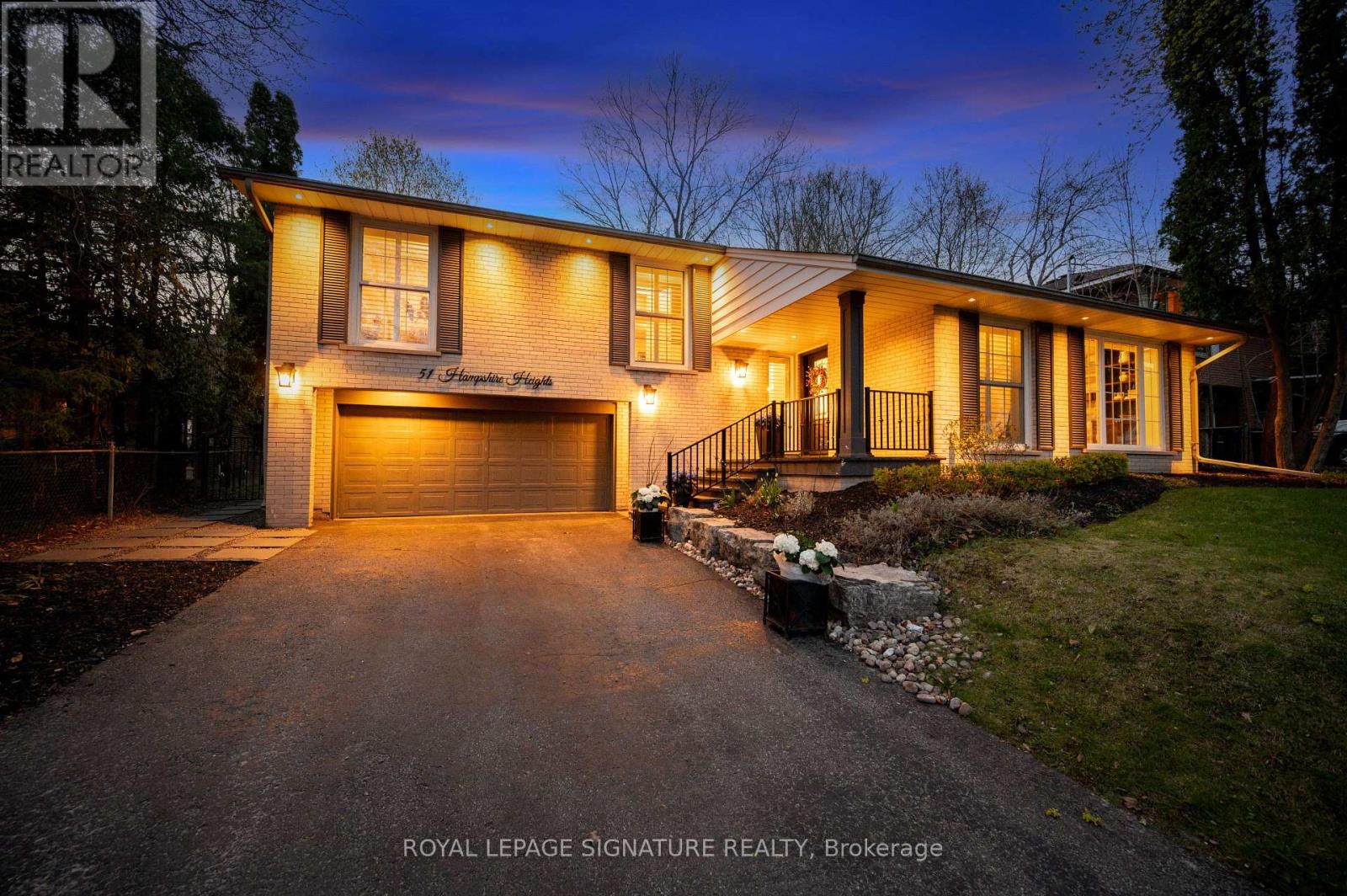51 HAMPSHIRE HEIGHTS, Toronto, Ontario