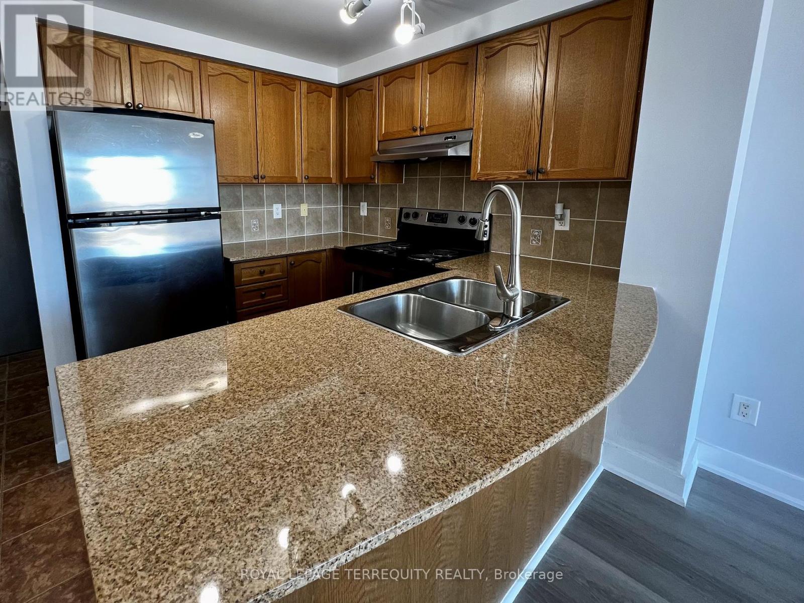 1203 - 9 George Street N, Brampton, Ontario  L6X 0T6 - Photo 6 - W13056444