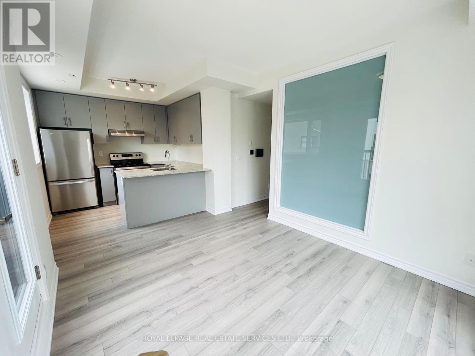 330 - 349 WHEAT BOOM DRIVE, Oakville, Ontario