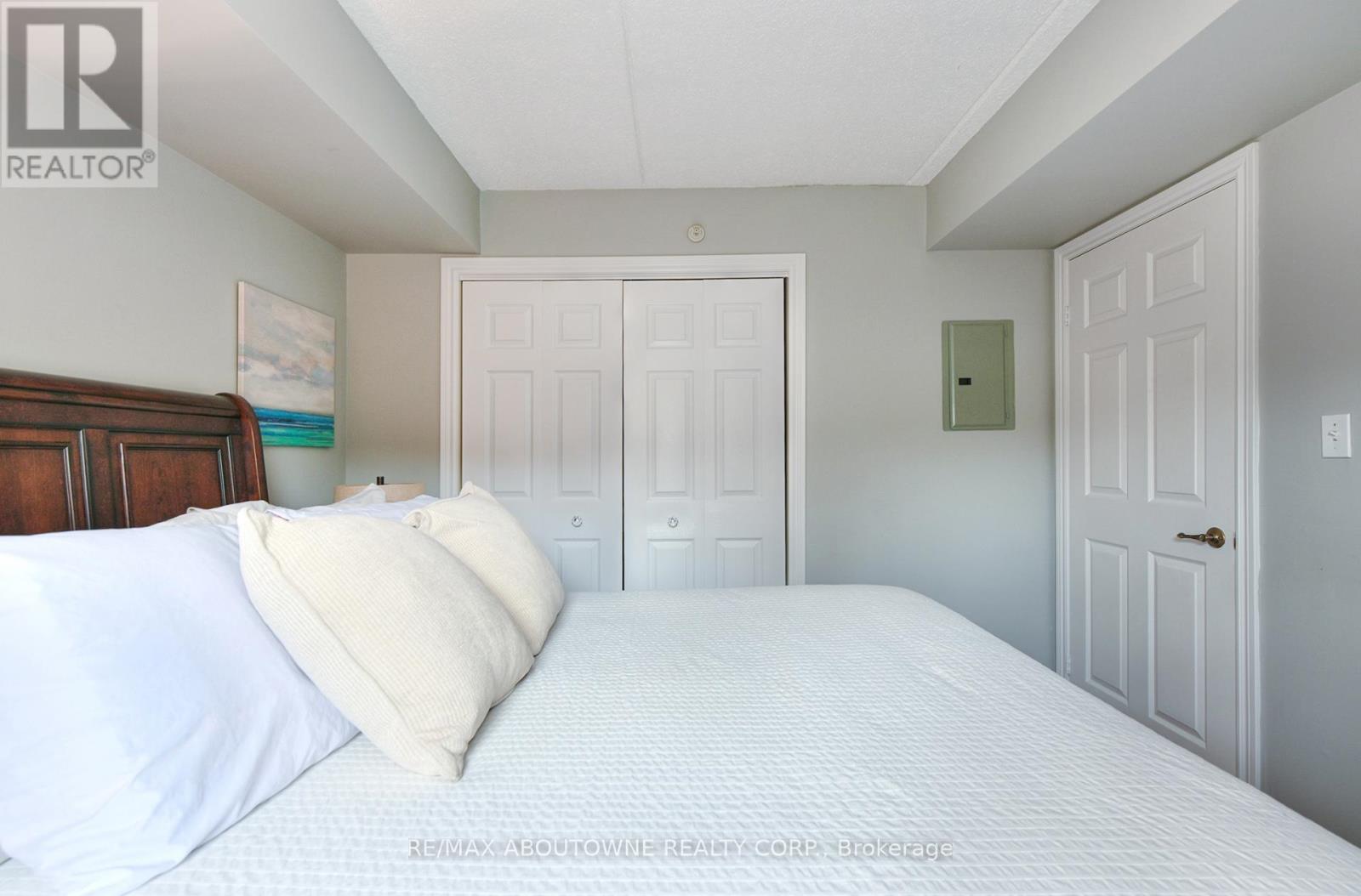 104 - 1470 Bishops Gate, Oakville, Ontario  L6M 4N2 - Photo 10 - W13056454