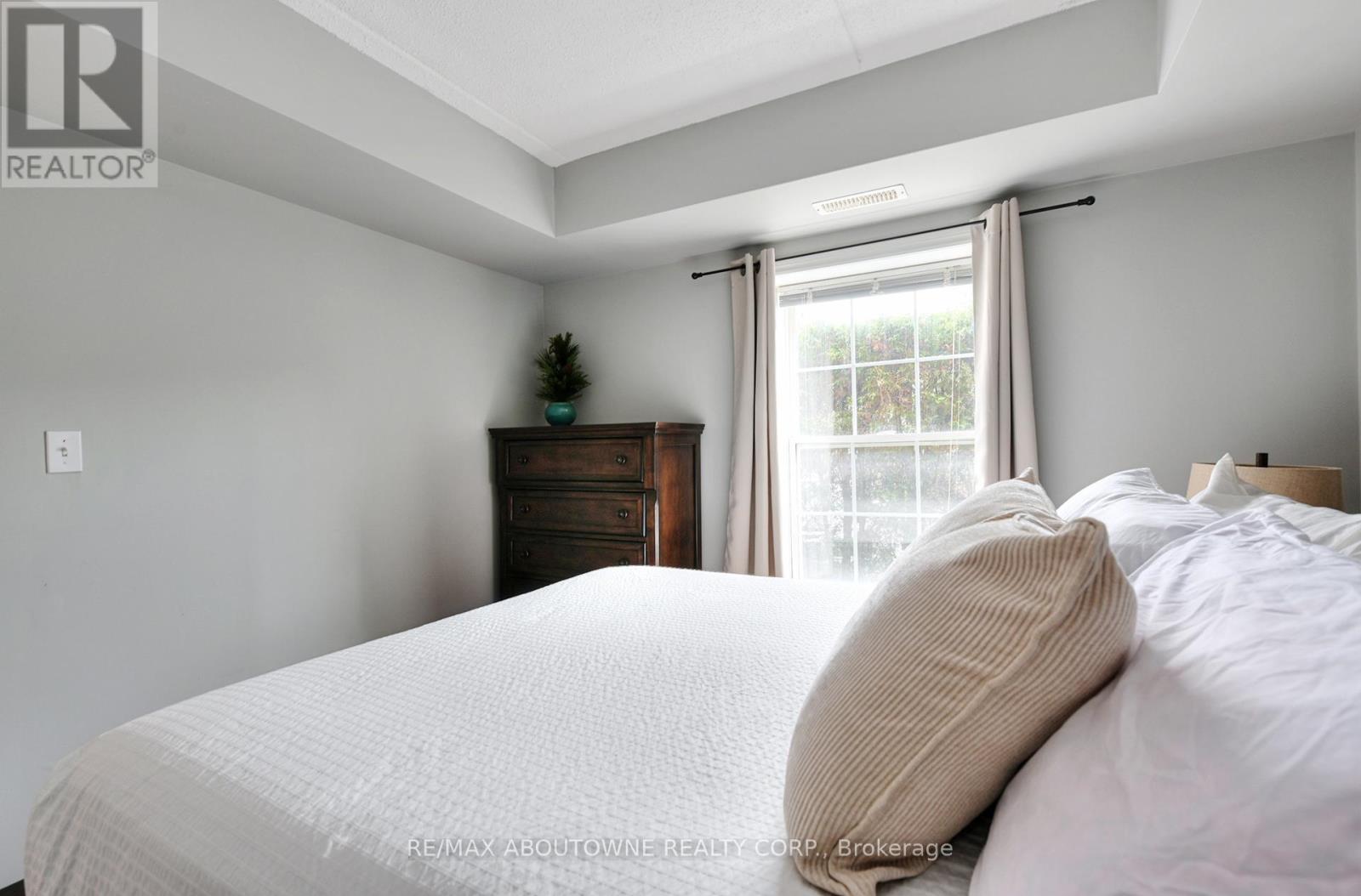 104 - 1470 Bishops Gate, Oakville, Ontario  L6M 4N2 - Photo 11 - W13056454