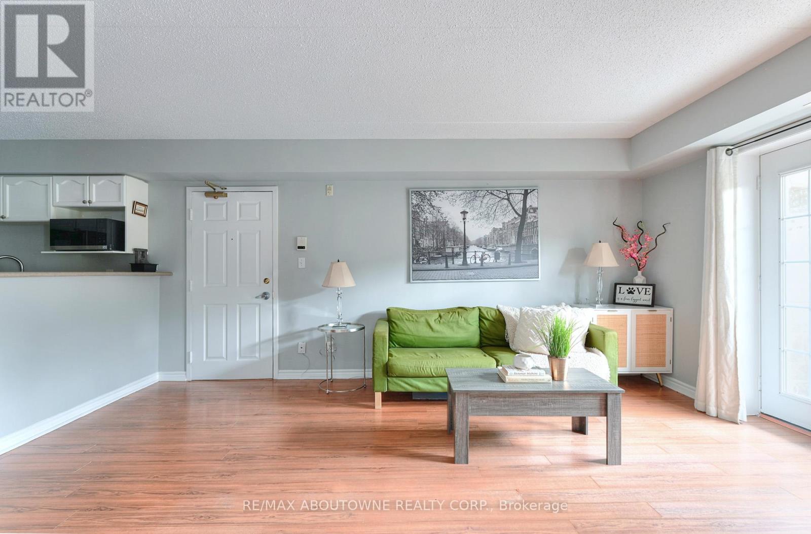 104 - 1470 Bishops Gate, Oakville, Ontario  L6M 4N2 - Photo 5 - W13056454