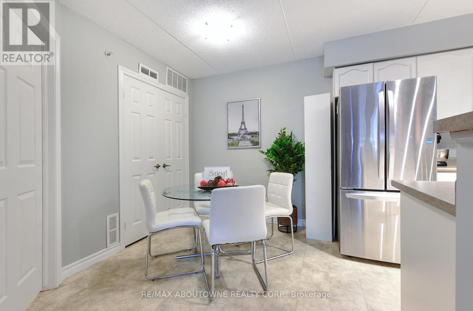 104 - 1470 Bishops Gate, Oakville, Ontario  L6M 4N2 - Photo 8 - W13056454