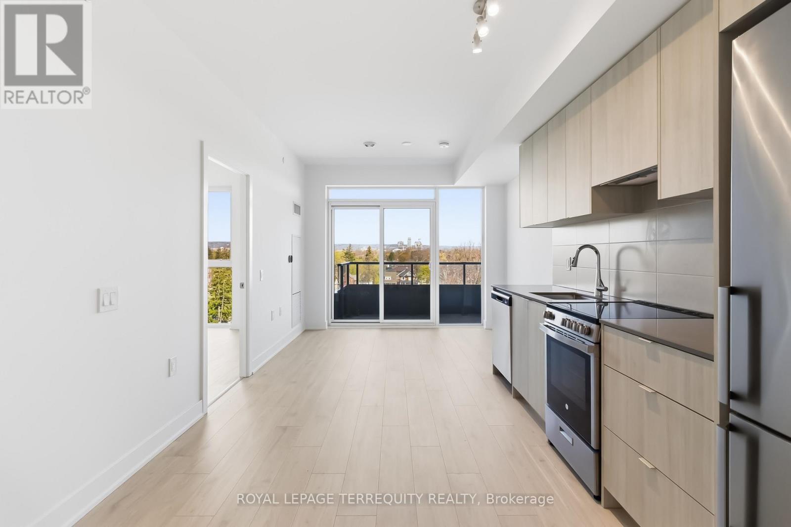 601 - 2088 James Street, Burlington, Ontario  L7R 0H2 - Photo 2 - W13056466