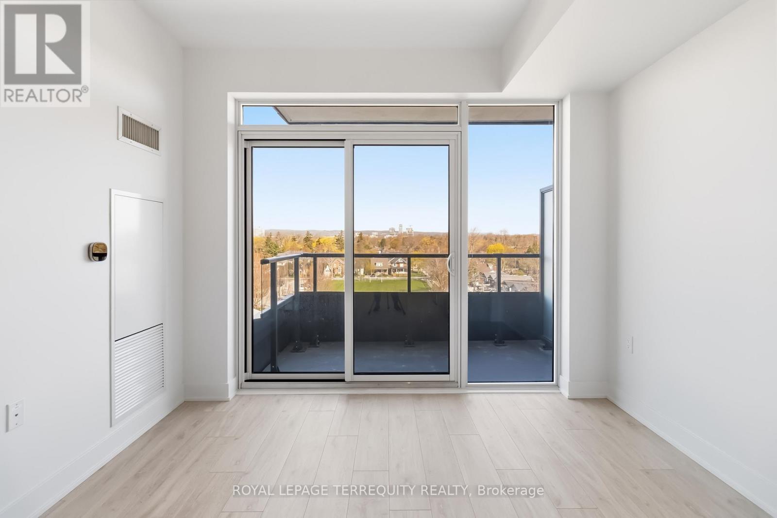 601 - 2088 James Street, Burlington, Ontario  L7R 0H2 - Photo 5 - W13056466