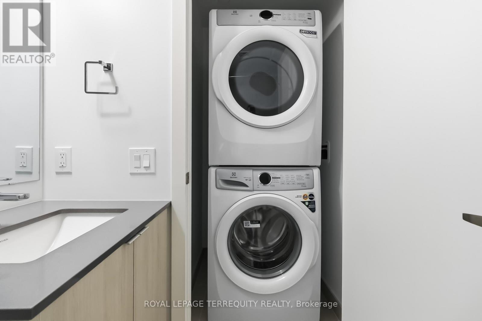 601 - 2088 James Street, Burlington, Ontario  L7R 0H2 - Photo 8 - W13056466