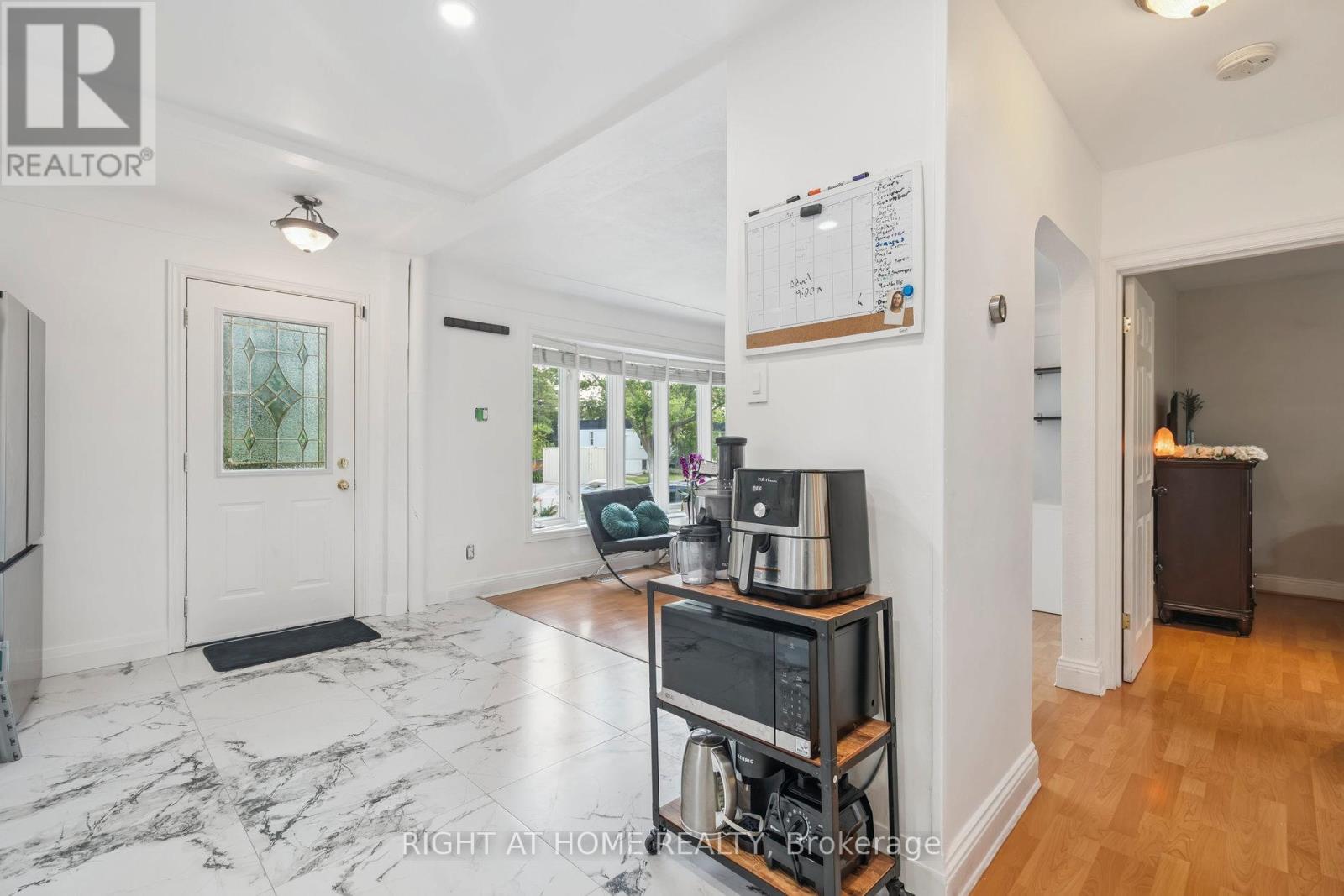 2343 Mountainside Drive, Burlington, Ontario  L7P 1C1 - Photo 17 - W13056486