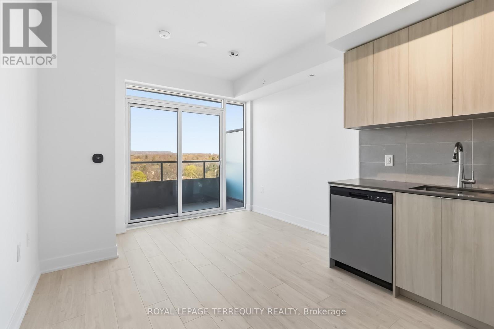 811 - 2088 James Street, Burlington, Ontario  L7R 0H2 - Photo 3 - W13056492