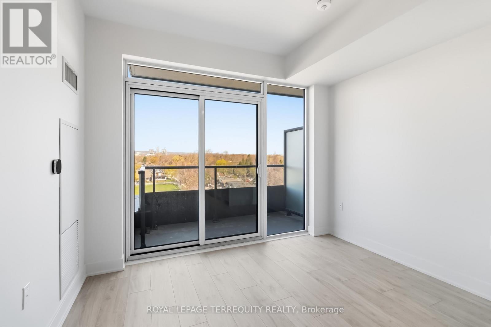 811 - 2088 James Street, Burlington, Ontario  L7R 0H2 - Photo 4 - W13056492