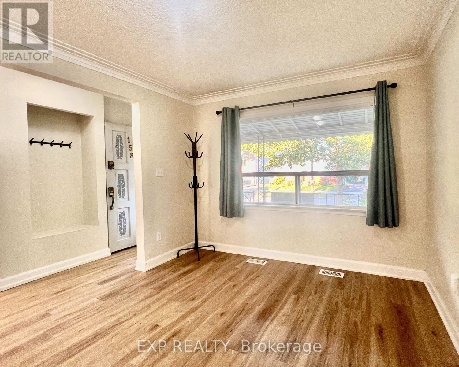 158 Hallmark Avenue, Toronto, Ontario  M8W 4K8 - Photo 8 - W13056504