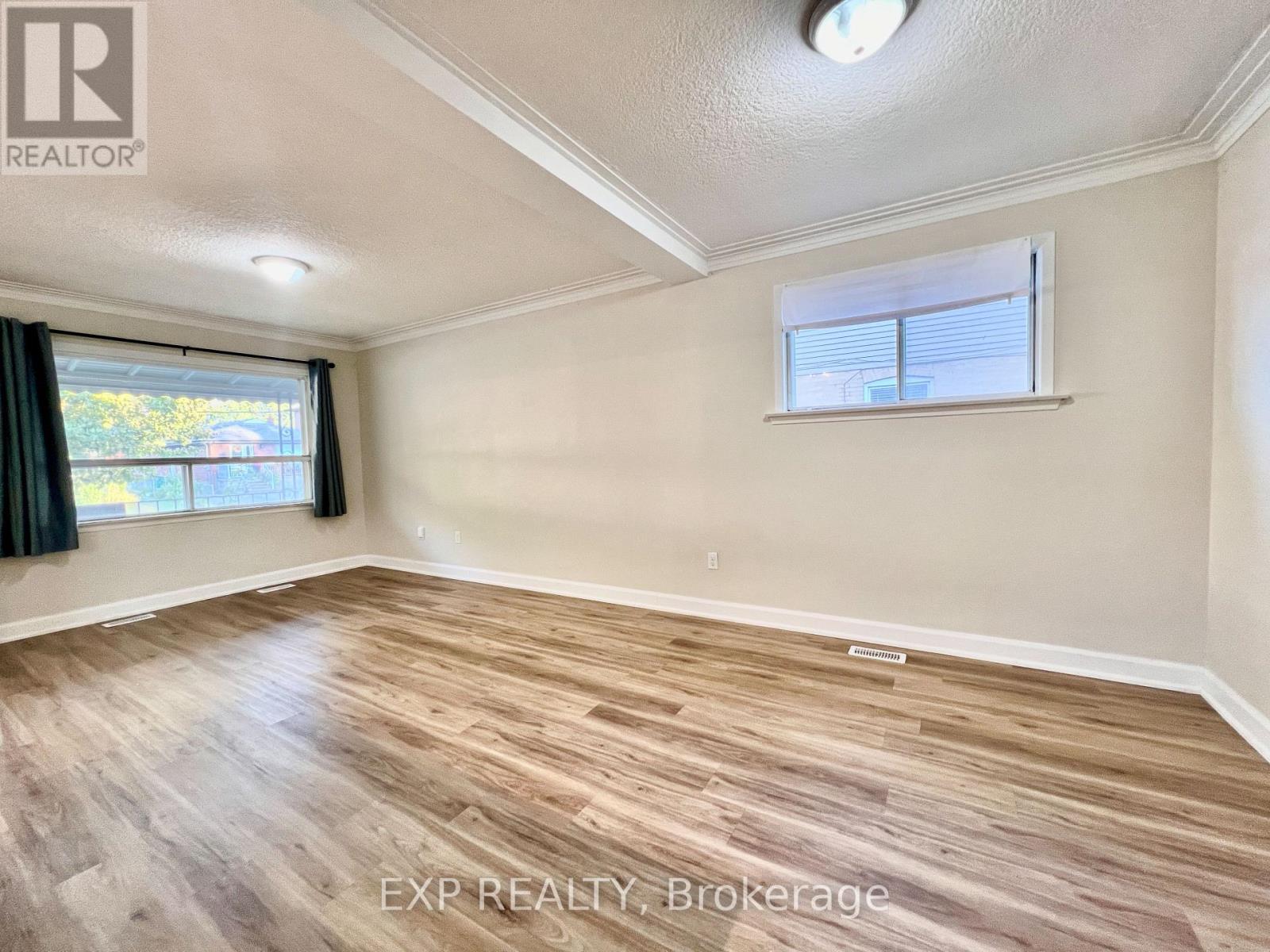 158 Hallmark Avenue, Toronto, Ontario  M8W 4K8 - Photo 9 - W13056504