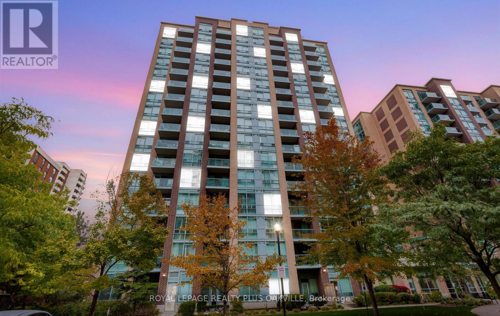 Lph07 - 7 Michael Power Place, Toronto, Ontario  M9A 0A4 - Photo 1 - W13056506