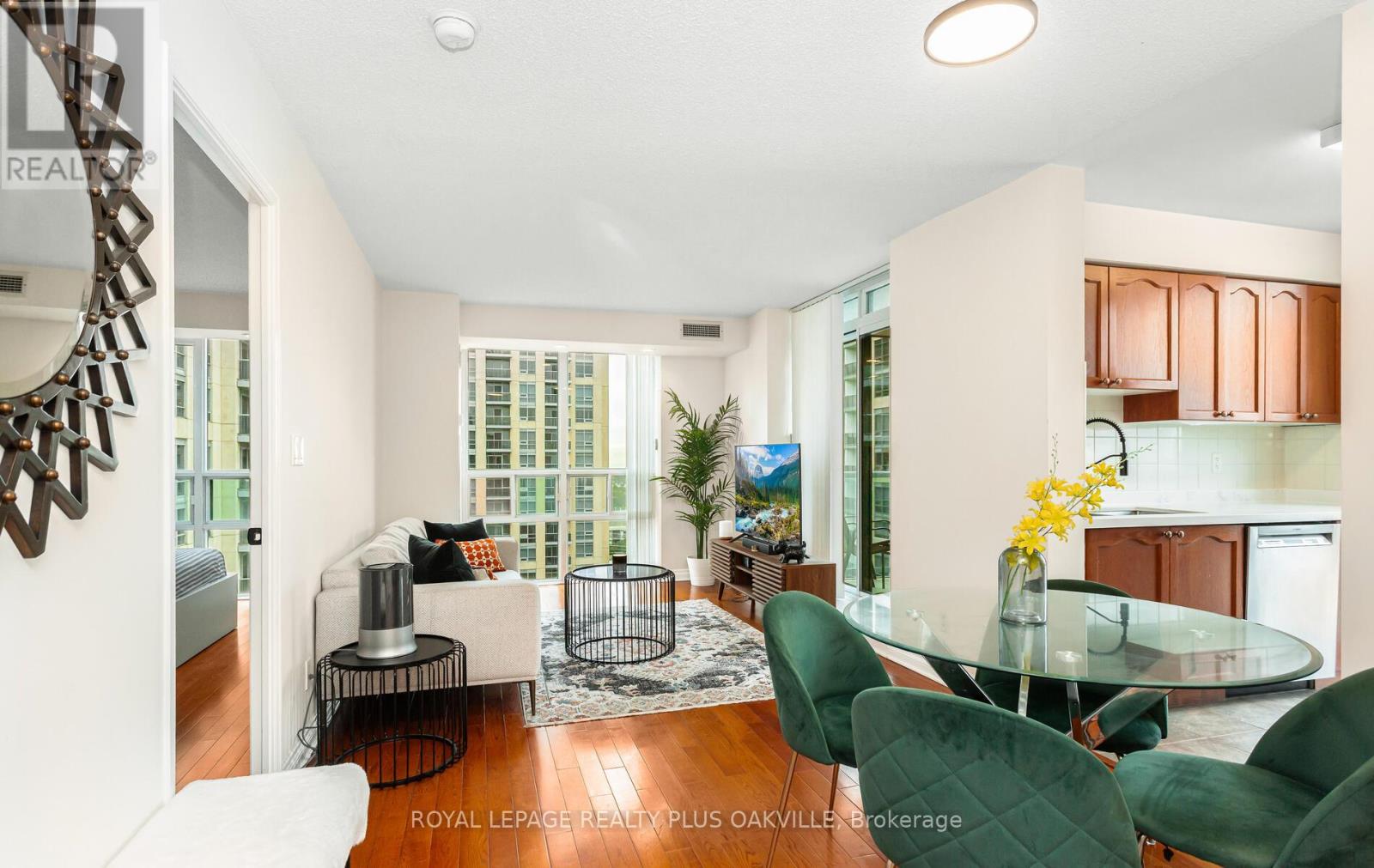 Lph07 - 7 Michael Power Place, Toronto, Ontario  M9A 0A4 - Photo 14 - W13056506