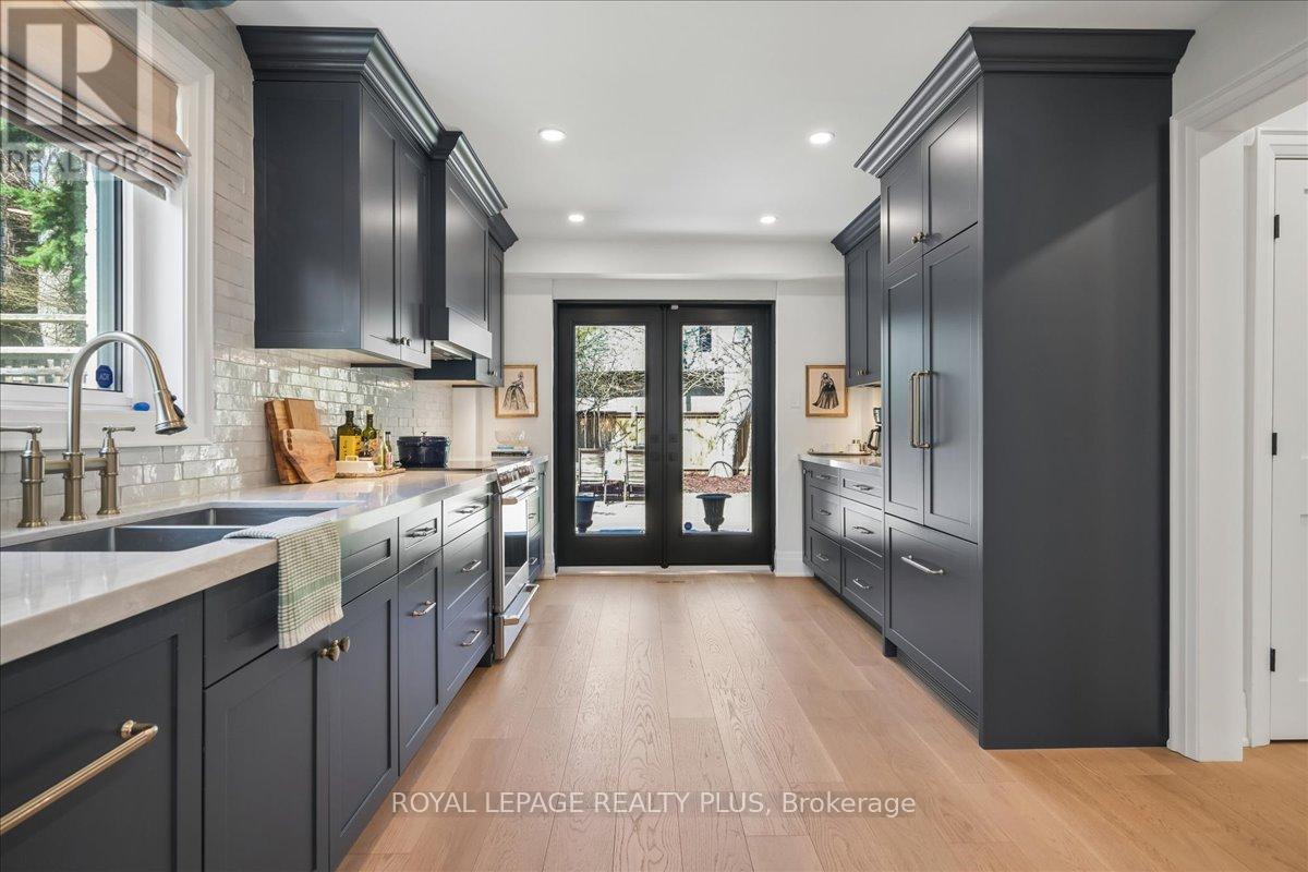 1594 Calumet Place, Mississauga, Ontario  L5J 3A9 - Photo 15 - W13056548