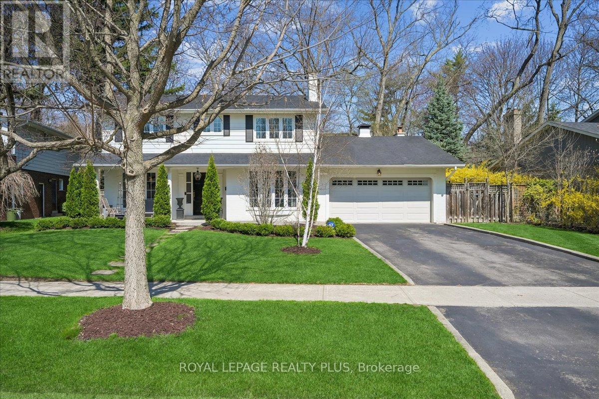 1594 Calumet Place, Mississauga, Ontario  L5J 3A9 - Photo 2 - W13056548