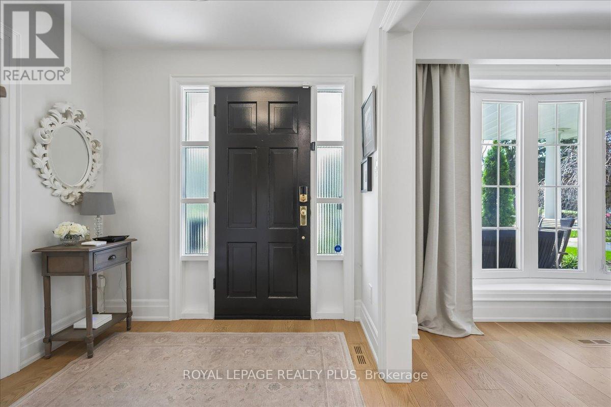 1594 Calumet Place, Mississauga, Ontario  L5J 3A9 - Photo 7 - W13056548