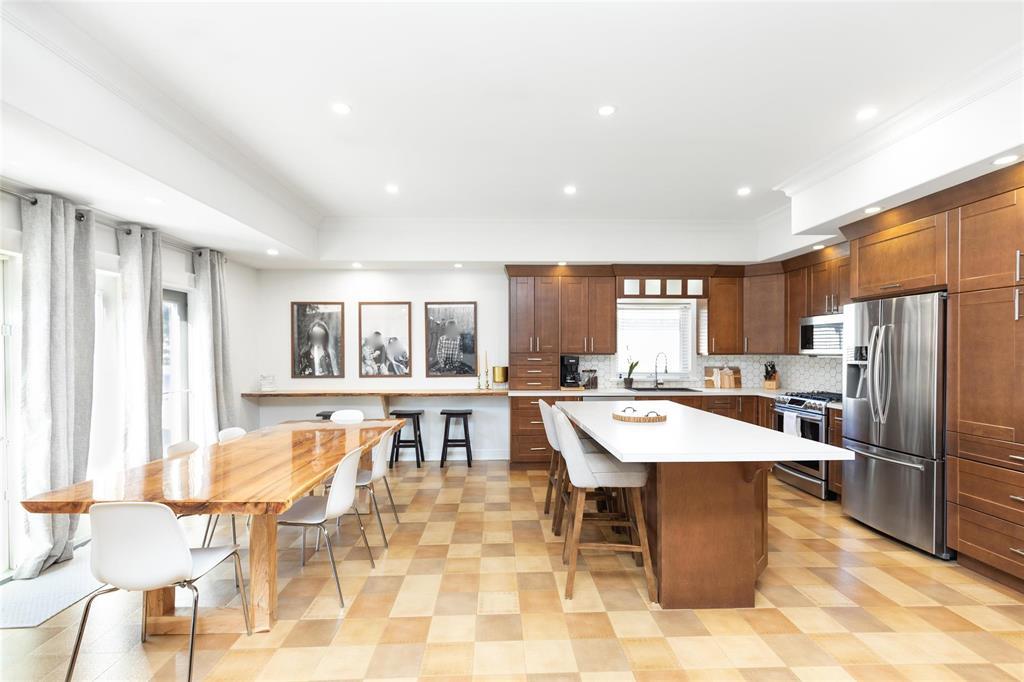 38 Castlerock Cove, Steinbach, Manitoba  R5G 2L4 - Photo 2 - 202608083