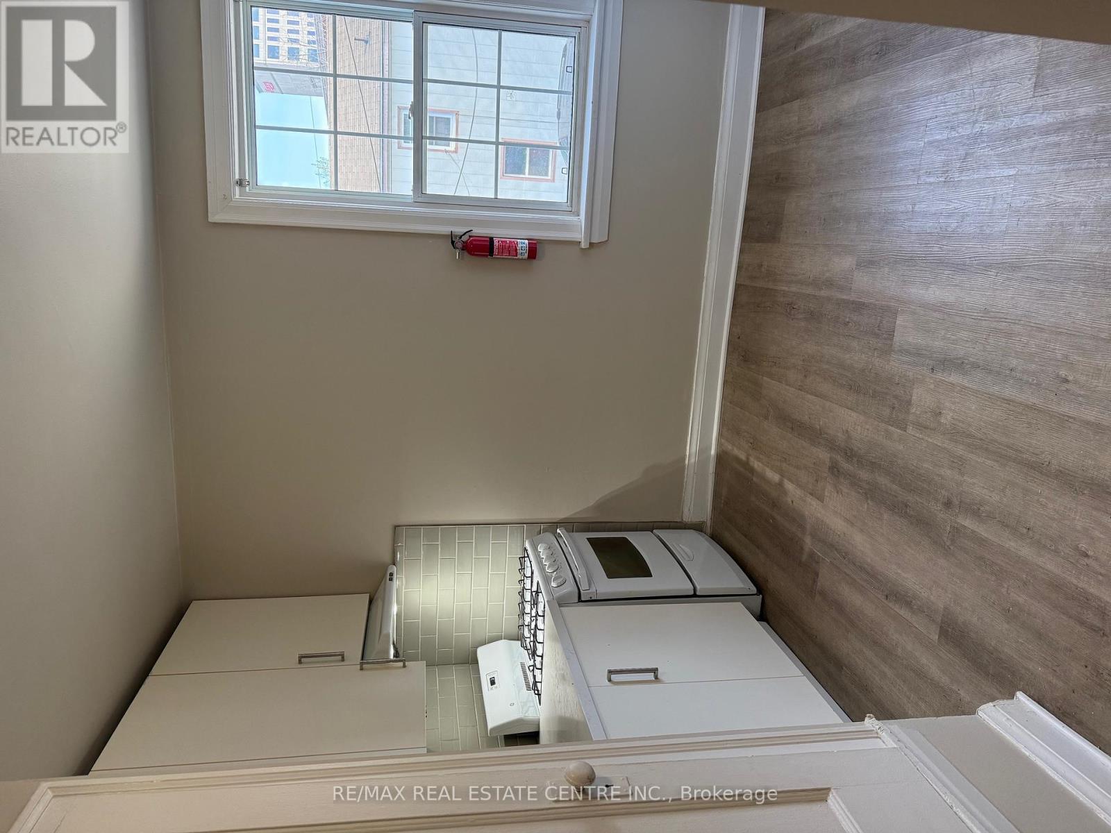 Unit A - 24 Nelson St Street E, Brampton, Ontario  L6V 1C9 - Photo 11 - W12845836