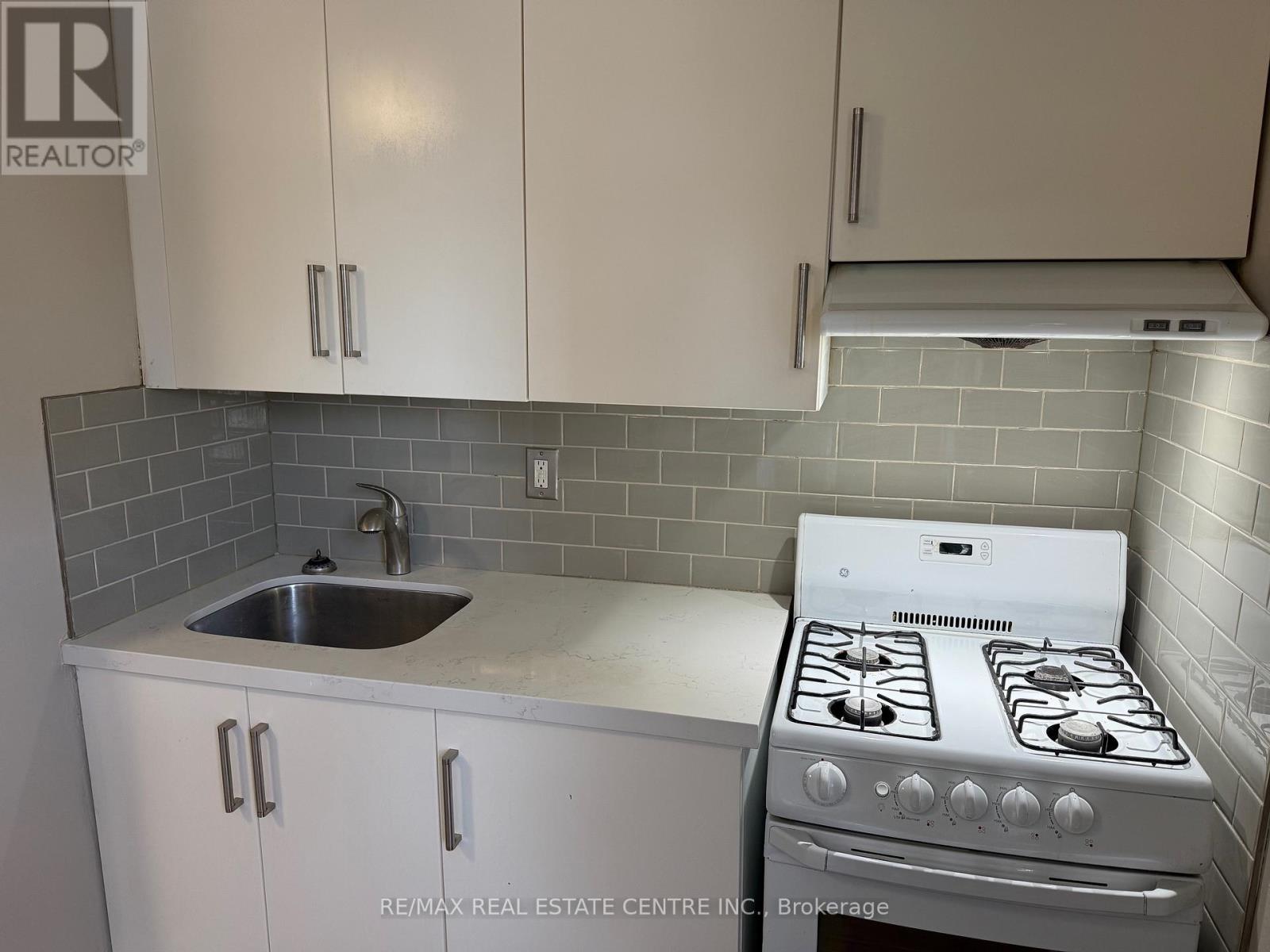 Unit A - 24 Nelson St Street E, Brampton, Ontario  L6V 1C9 - Photo 14 - W12845836