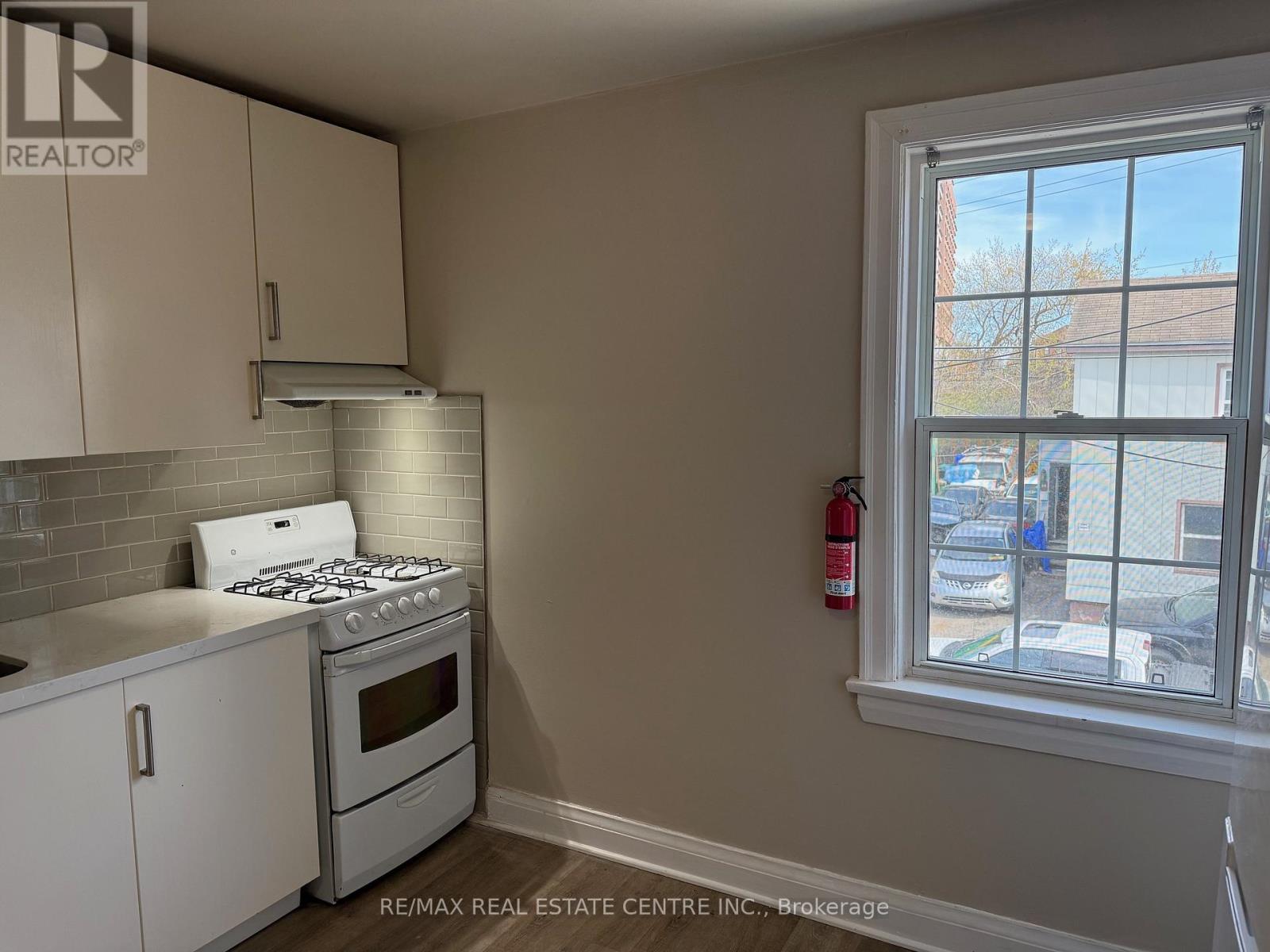 Unit A - 24 Nelson St Street E, Brampton, Ontario  L6V 1C9 - Photo 17 - W12845836