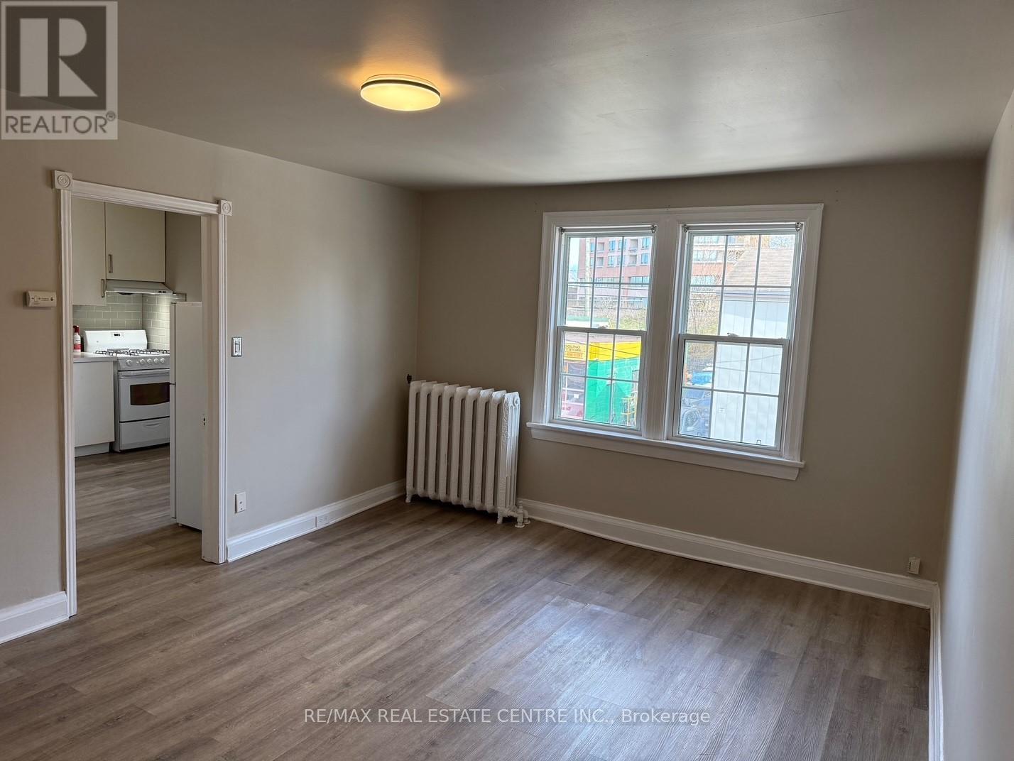 Unit A - 24 Nelson St Street E, Brampton, Ontario  L6V 1C9 - Photo 2 - W12845836