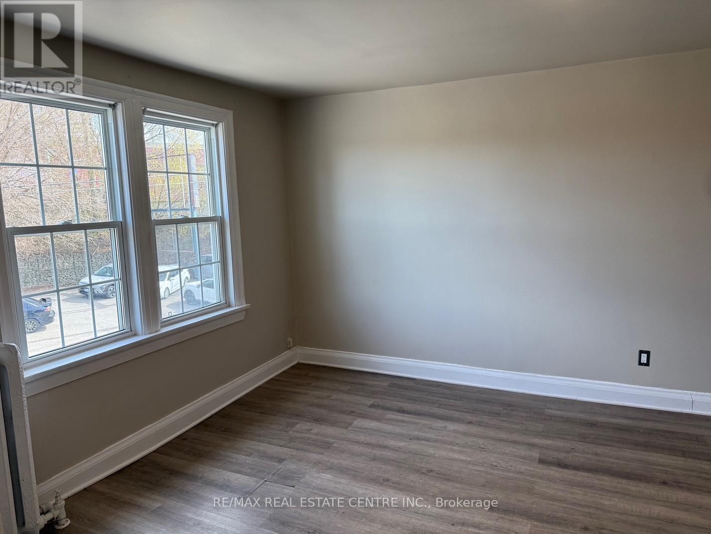 Unit A - 24 Nelson St Street E, Brampton, Ontario  L6V 1C9 - Photo 5 - W12845836