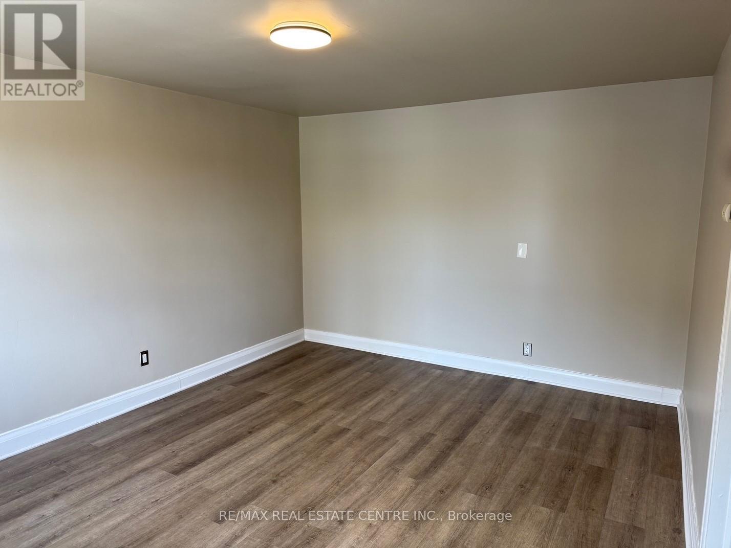 Unit A - 24 Nelson St Street E, Brampton, Ontario  L6V 1C9 - Photo 3 - W12845836