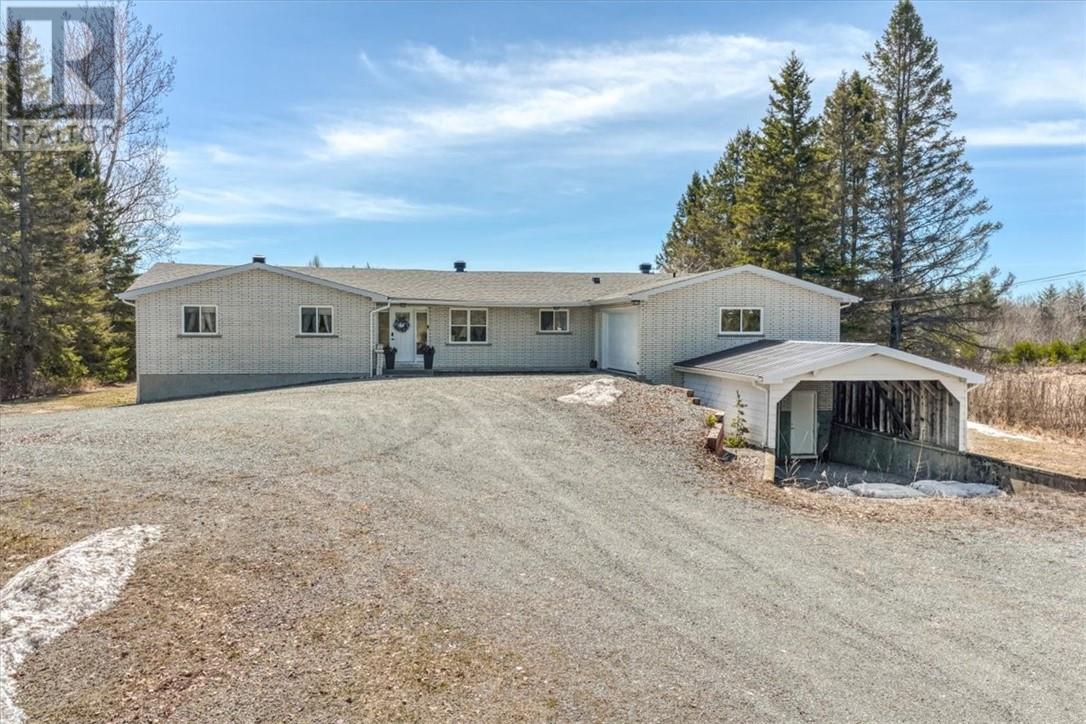 1085 Gravel Drive, Sudbury, Ontario  P3P 1R8 - Photo 2 - 2127370