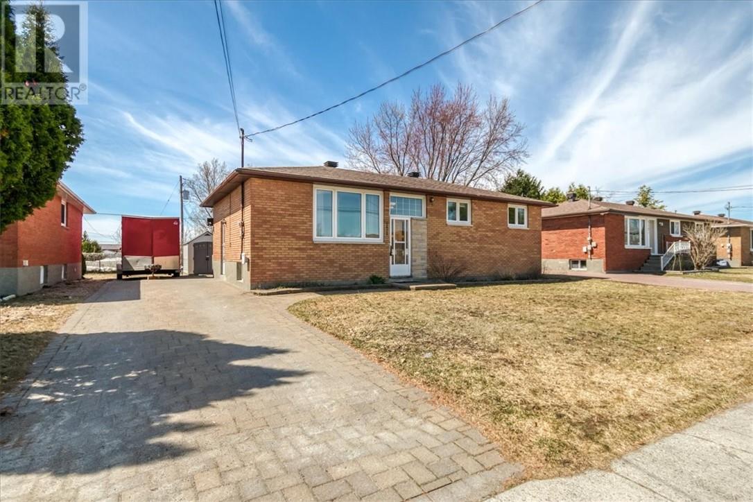 121 Edward Avenue, Chelmsford, Ontario  P0M 1L0 - Photo 1 - 2127342