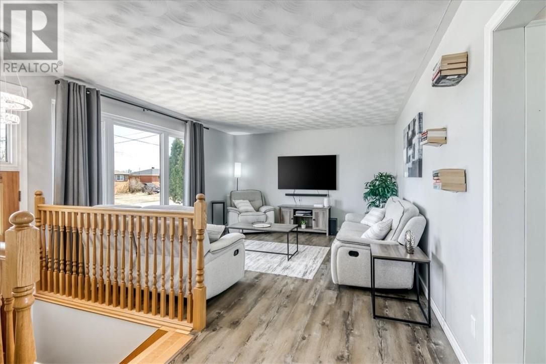 121 Edward Avenue, Chelmsford, Ontario  P0M 1L0 - Photo 11 - 2127342