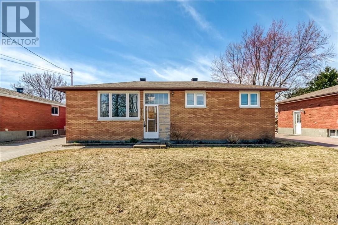 121 Edward Avenue, Chelmsford, Ontario  P0M 1L0 - Photo 2 - 2127342