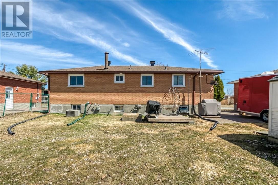 121 Edward Avenue, Chelmsford, Ontario  P0M 1L0 - Photo 3 - 2127342