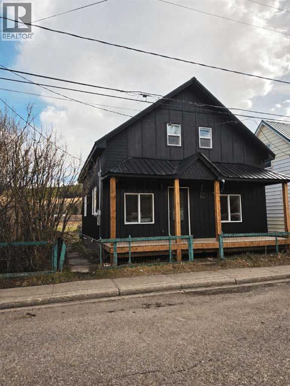 7022 17 Avenue N, Coleman, Alberta