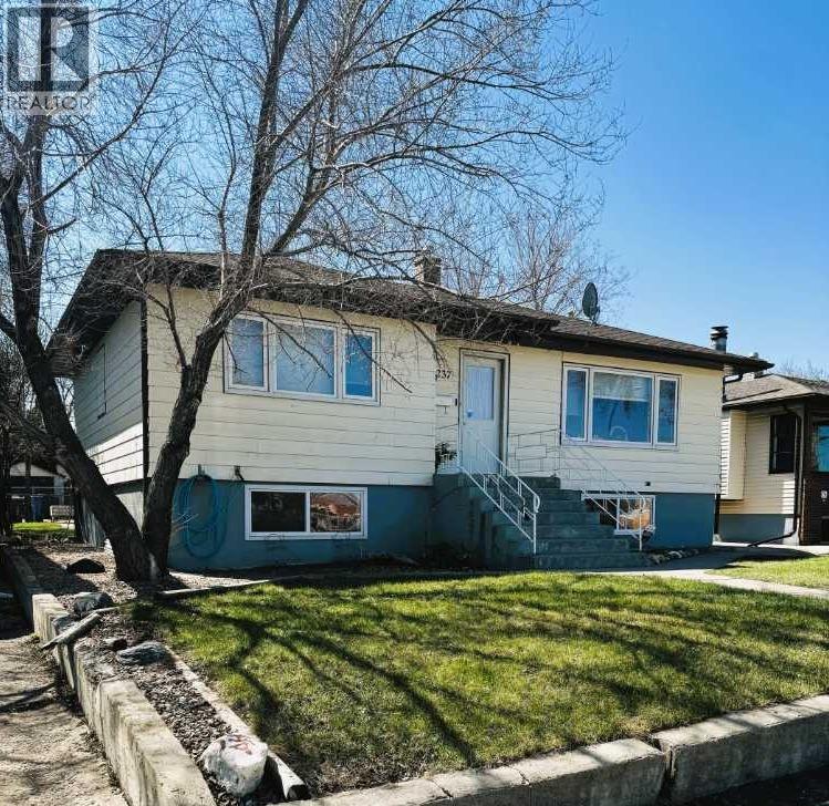 237 7 Street SW, Medicine Hat, Alberta