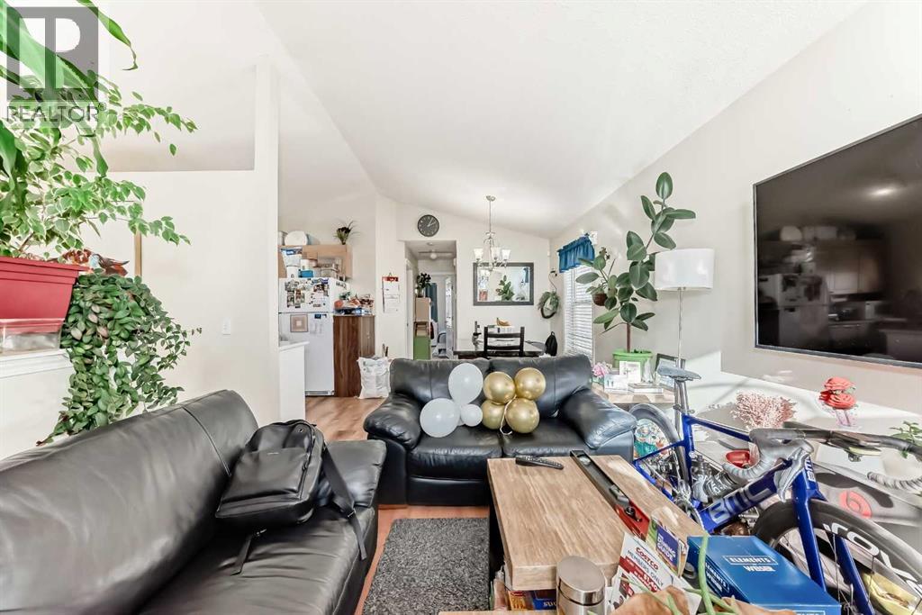 144 Taradale Drive NE, Calgary, Alberta  T3J 5G3 - Photo 10 - A2265786