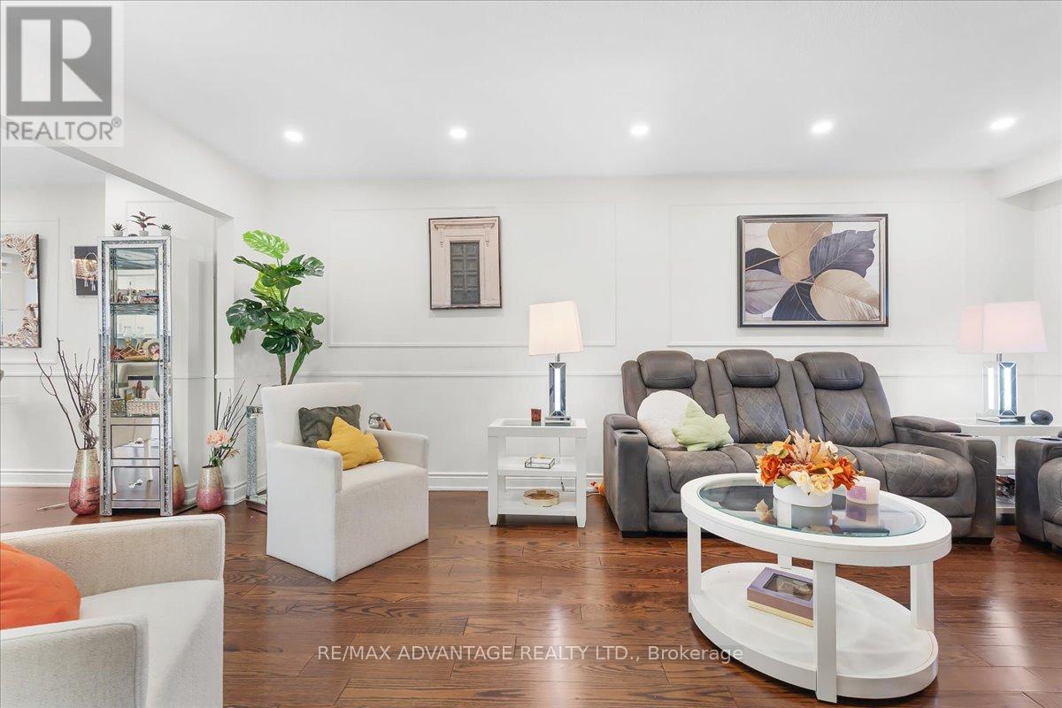 3218 Mainsail Crescent, Mississauga, Ontario  L5L 1H2 - Photo 14 - W13056858