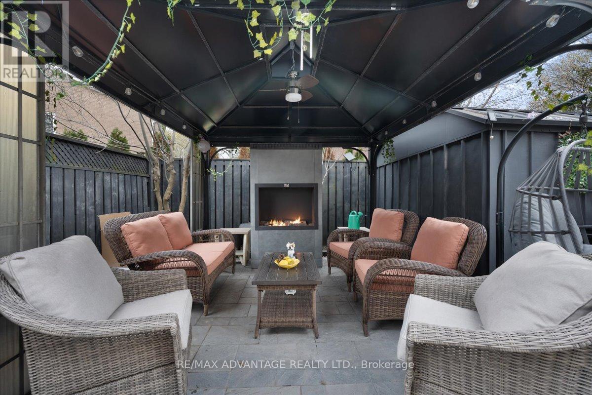 3218 Mainsail Crescent, Mississauga, Ontario  L5L 1H2 - Photo 3 - W13056858