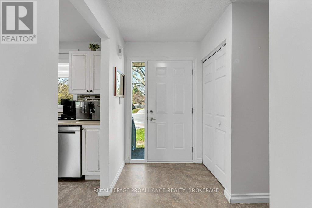 113 Jean Worrell Crescent, Kingston, Ontario  K7K 6T5 - Photo 5 - X13056600