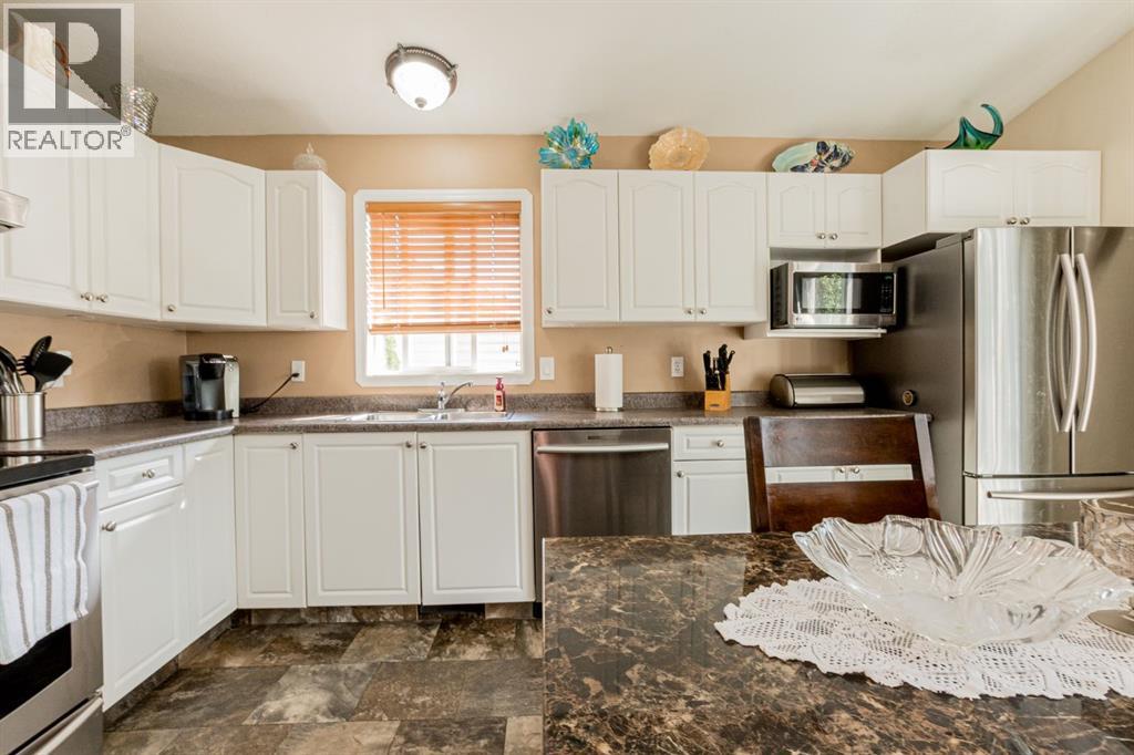 10509 Kateri Drive, Grande Prairie, Alberta  T8W 2N1 - Photo 6 - A2303002