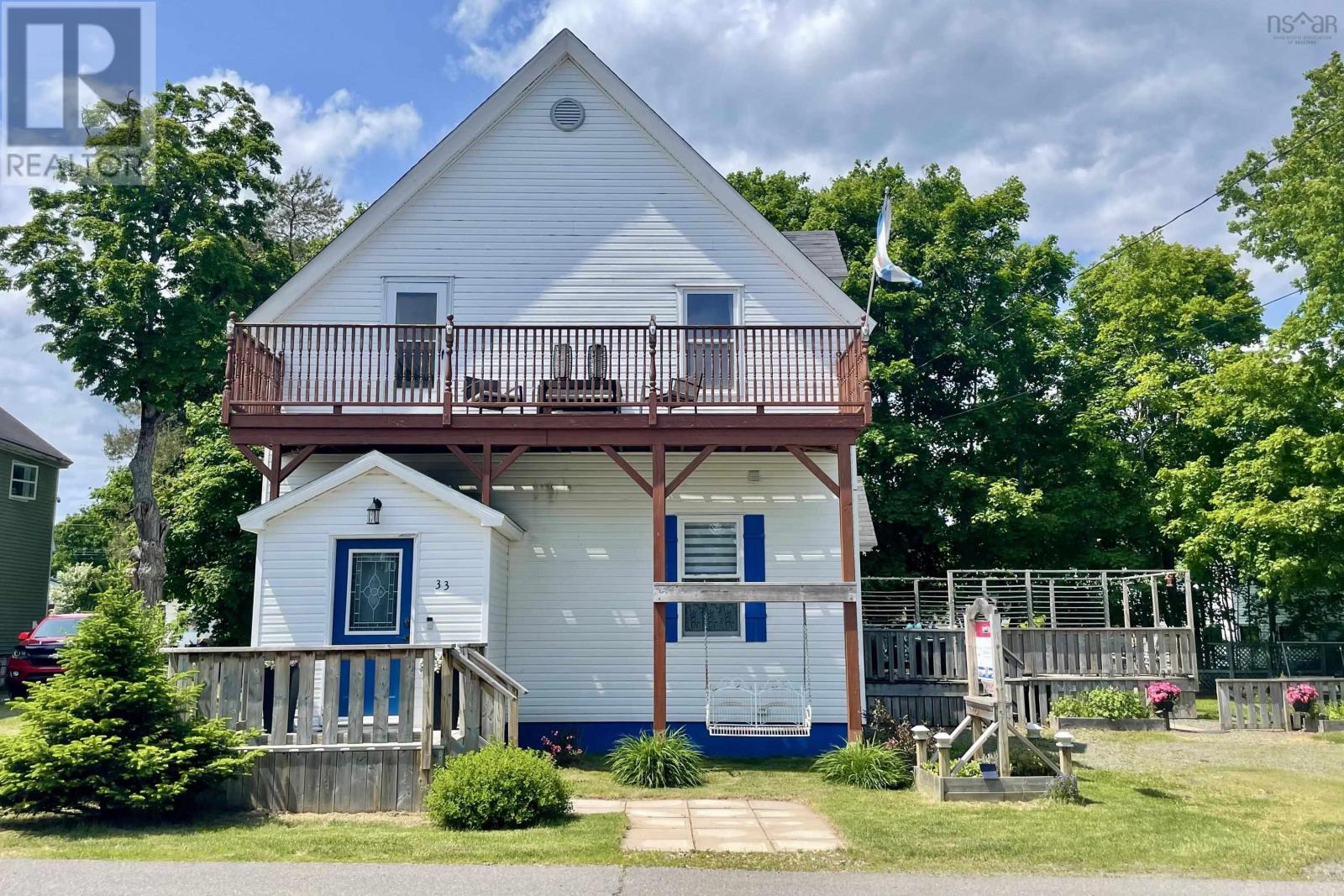33 Pleasant Street, Parrsboro, Nova Scotia  B0M 1S0 - Photo 2 - 202606512