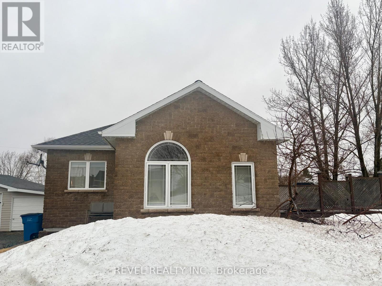 15 ALGONQUIN ROAD, Cochrane, Ontario