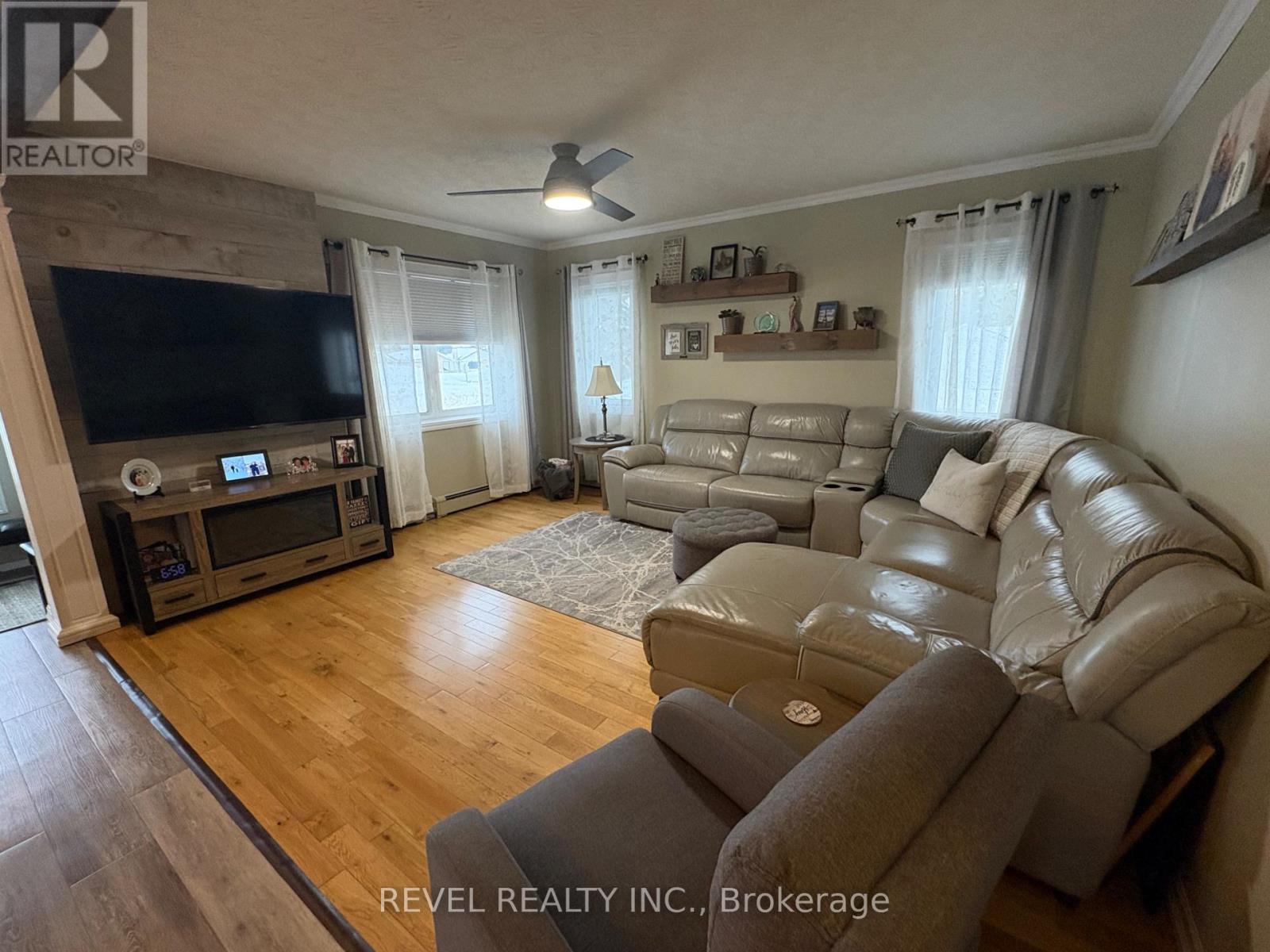 15 Algonquin Road, Cochrane, Ontario  P0L 1C0 - Photo 10 - T13056702