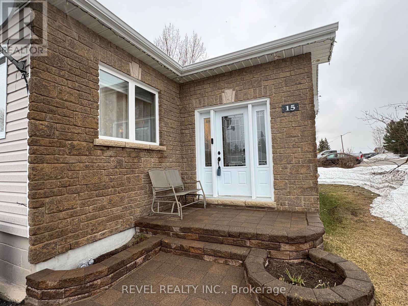 15 Algonquin Road, Cochrane, Ontario  P0L 1C0 - Photo 2 - T13056702